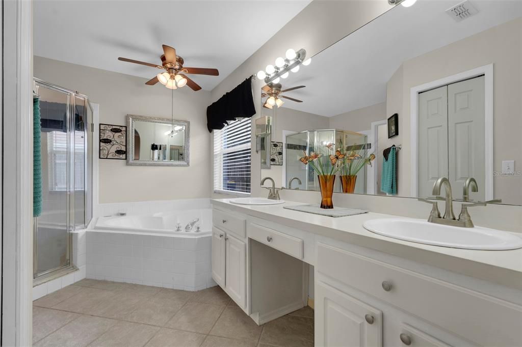 For Sale: $385,000 (3 beds, 2 baths, 1581 Square Feet)