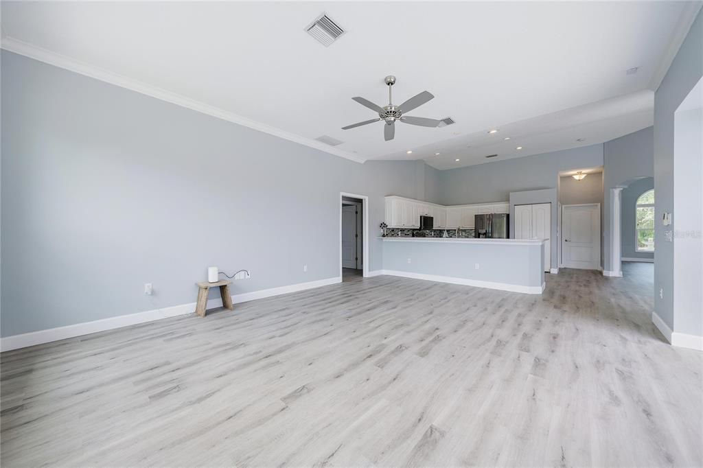 En Venta: $775,000 (3 camas, 2 baños, 2348 Pies cuadrados)
