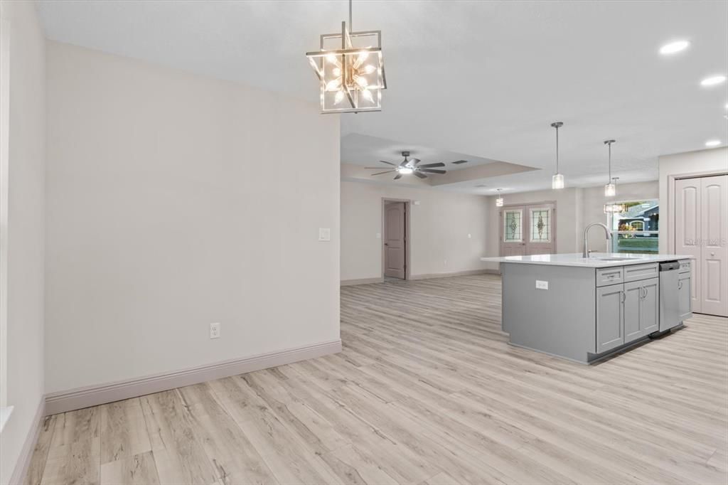 For Sale: $329,900 (3 beds, 2 baths, 1723 Square Feet)
