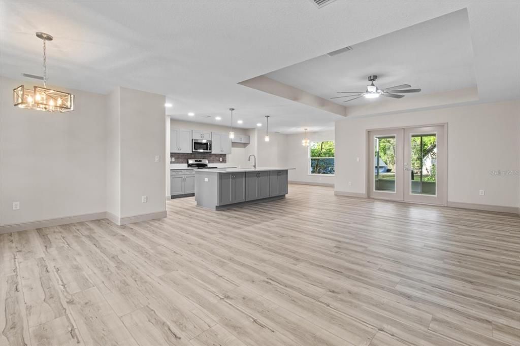 For Sale: $329,900 (3 beds, 2 baths, 1723 Square Feet)