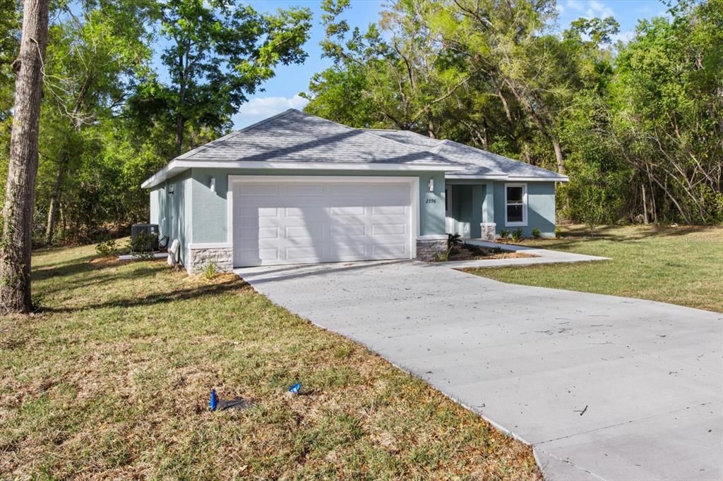 For Sale: $329,900 (3 beds, 2 baths, 1723 Square Feet)