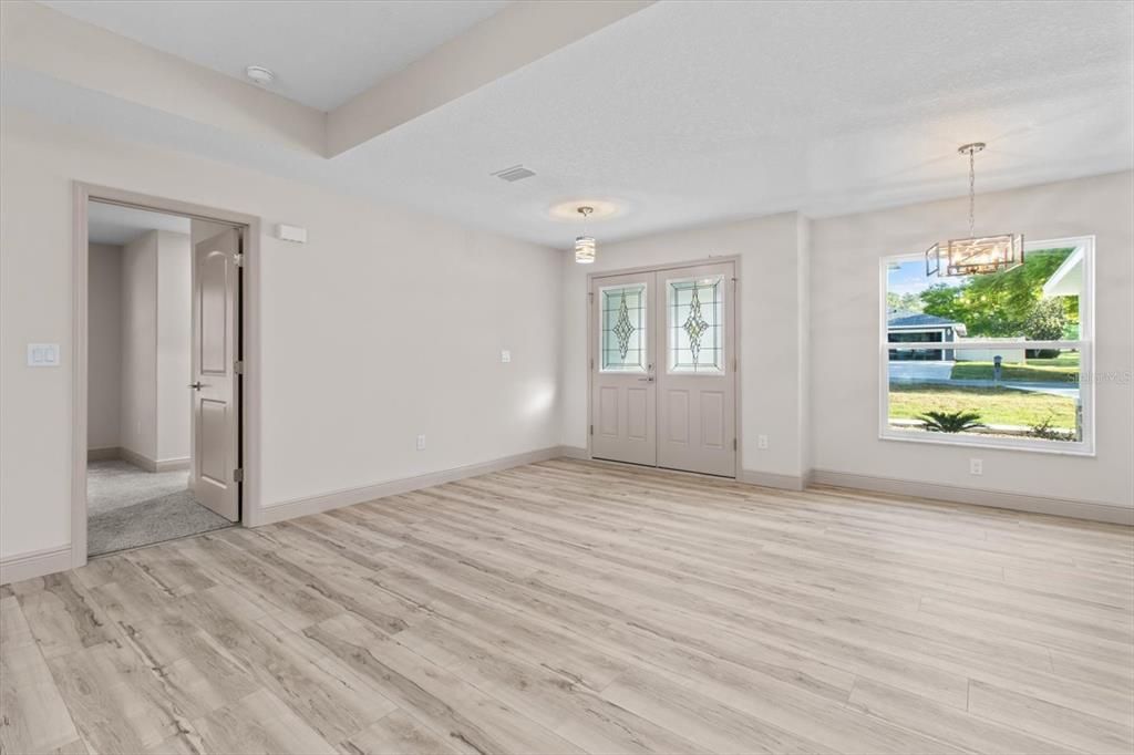 For Sale: $329,900 (3 beds, 2 baths, 1723 Square Feet)