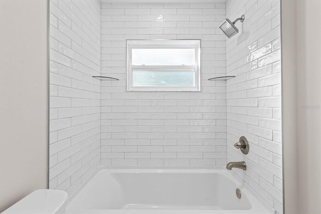 For Sale: $329,900 (3 beds, 2 baths, 1723 Square Feet)
