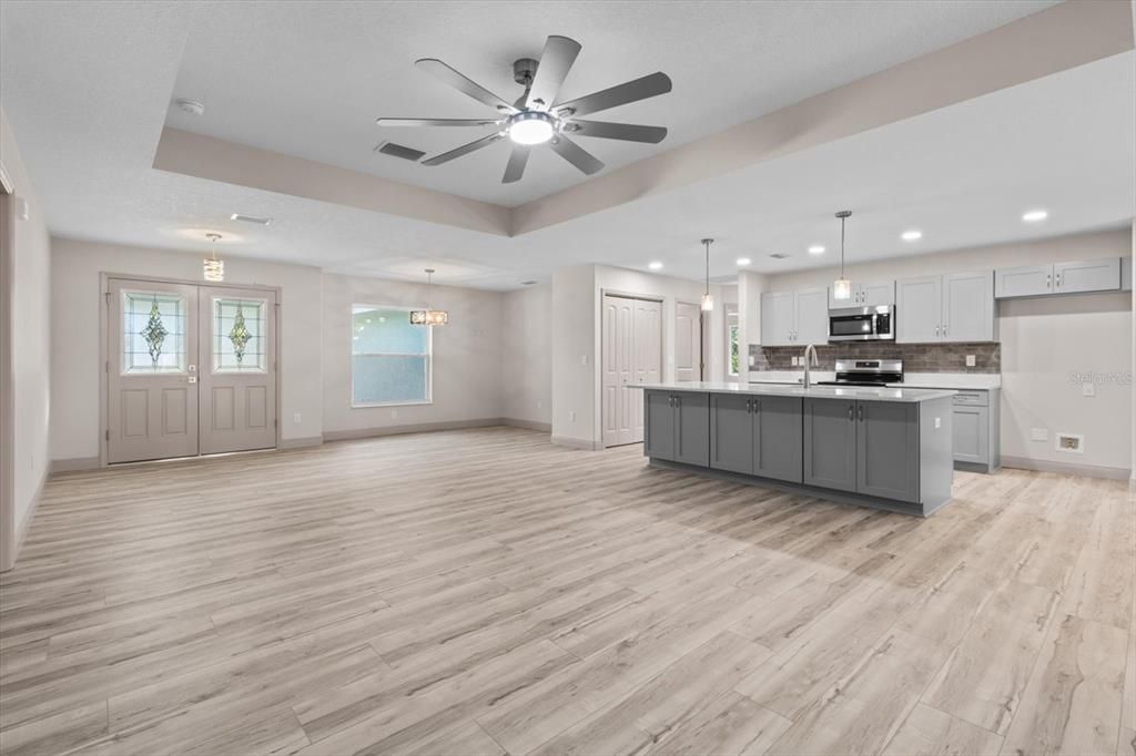 For Sale: $329,900 (3 beds, 2 baths, 1723 Square Feet)