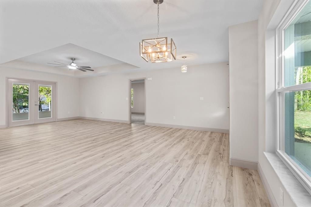 For Sale: $329,900 (3 beds, 2 baths, 1723 Square Feet)