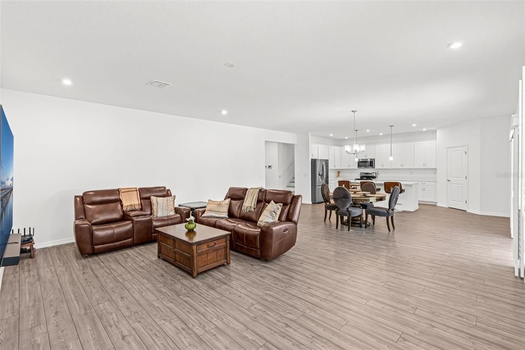 На продажу: $499,999 (5 спален, 4 ванн, 2892 Квадратных фут)