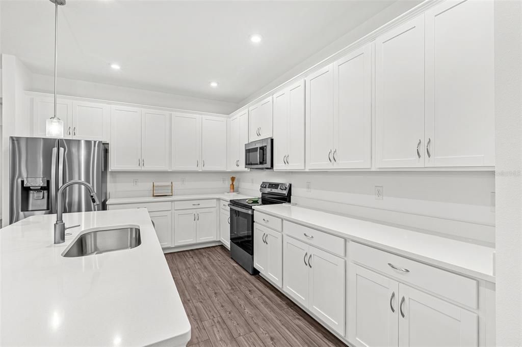 На продажу: $499,999 (5 спален, 4 ванн, 2892 Квадратных фут)