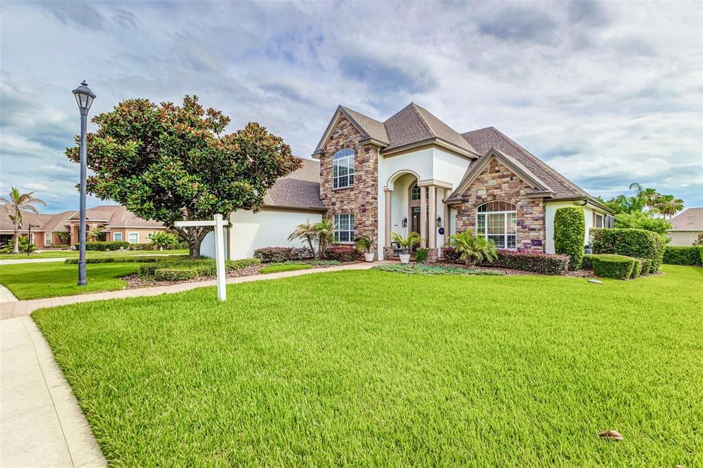 For Sale: $1,099,900 (5 beds, 5 baths, 3890 Square Feet)