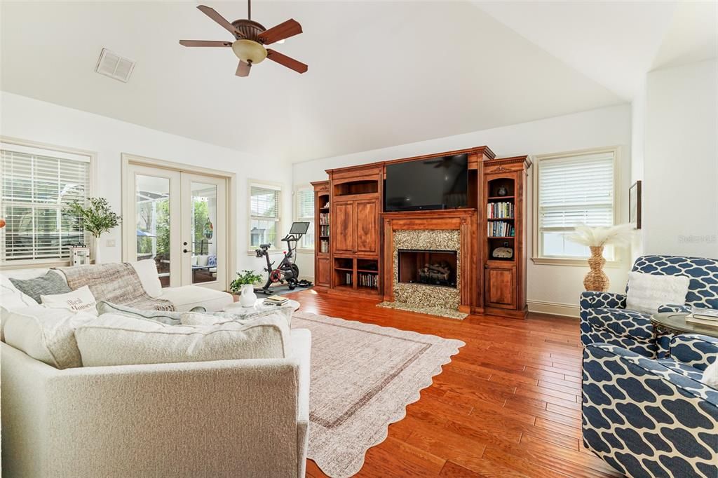 For Sale: $1,099,900 (5 beds, 5 baths, 3890 Square Feet)