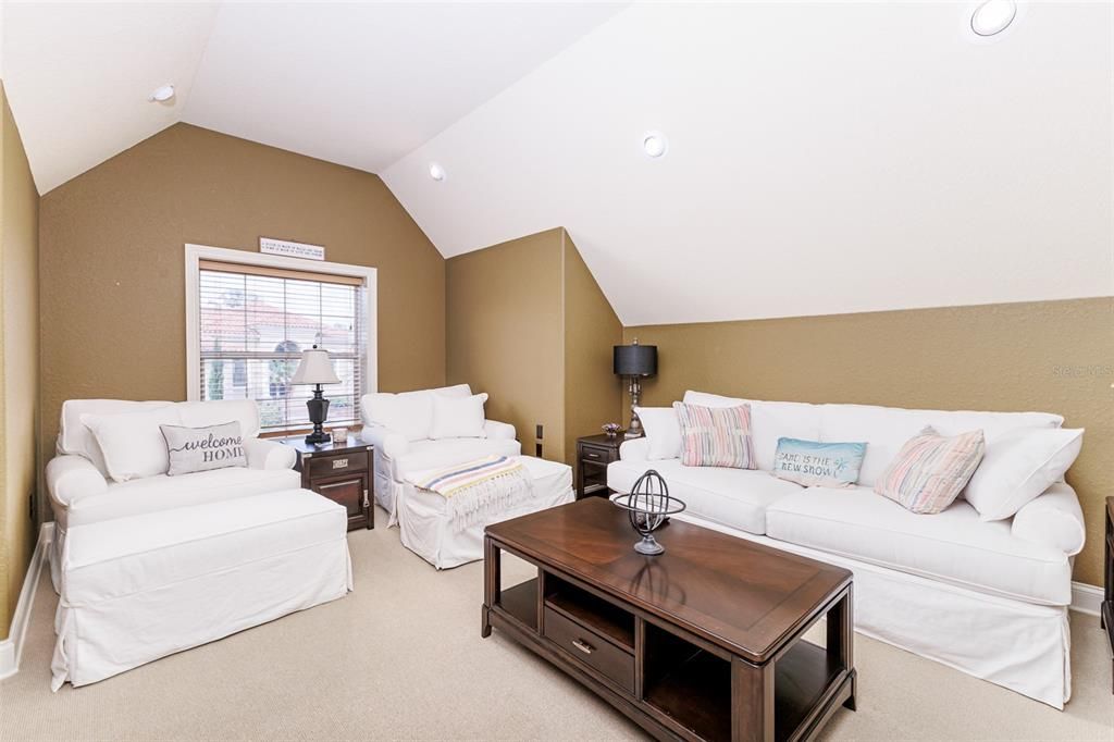 For Sale: $1,099,900 (5 beds, 5 baths, 3890 Square Feet)