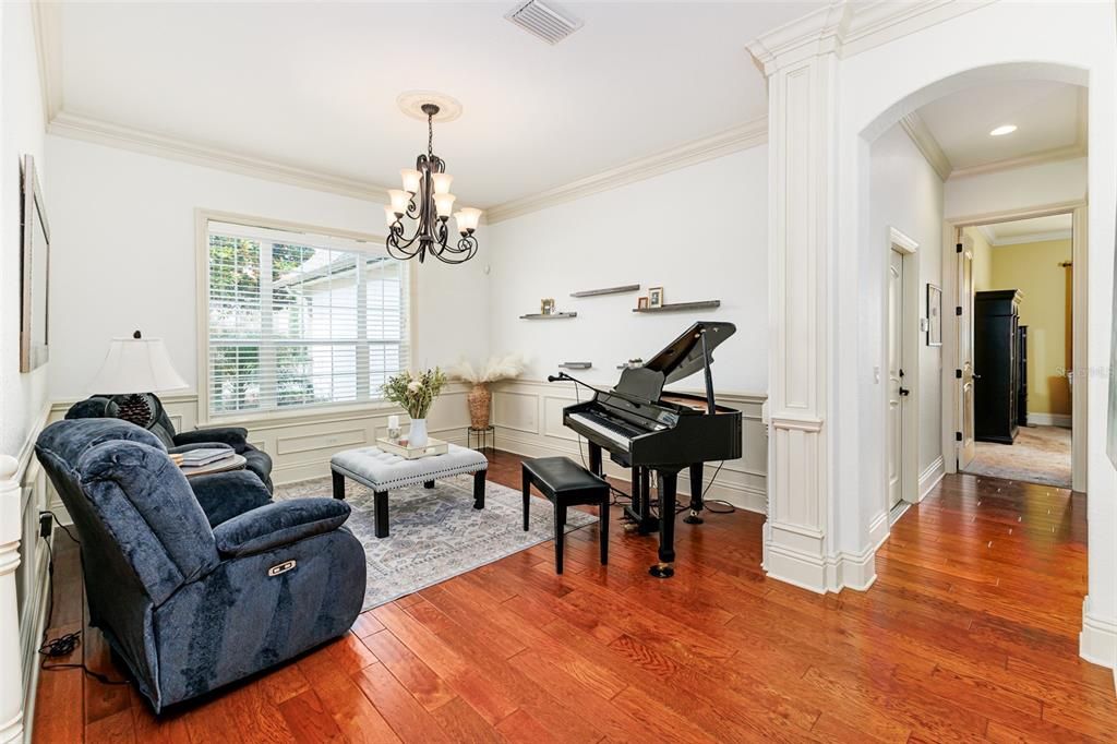 For Sale: $1,099,900 (5 beds, 5 baths, 3890 Square Feet)
