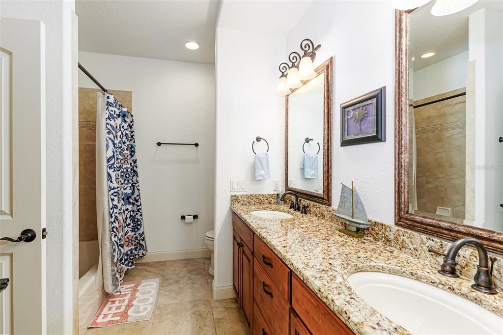 For Sale: $1,099,900 (5 beds, 5 baths, 3890 Square Feet)