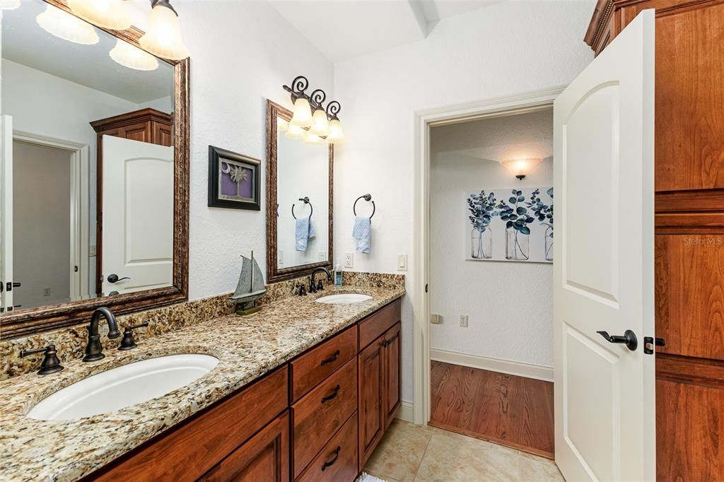 For Sale: $1,099,900 (5 beds, 5 baths, 3890 Square Feet)