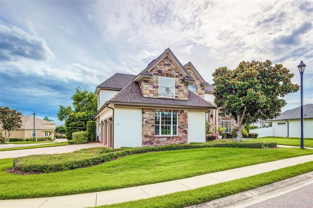 For Sale: $1,099,900 (5 beds, 5 baths, 3890 Square Feet)