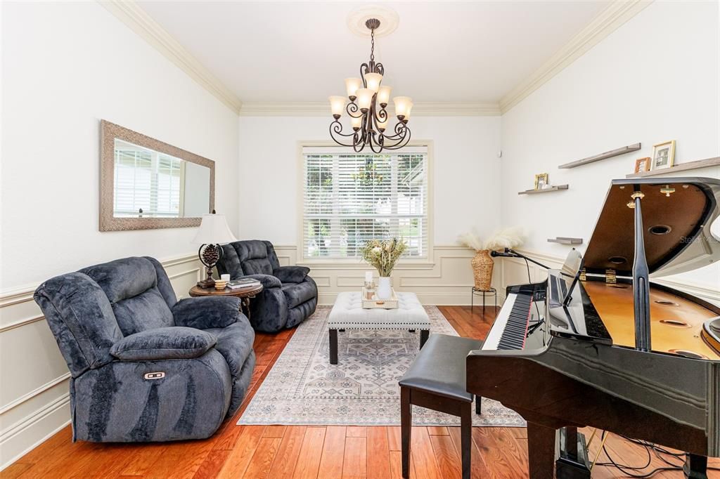 For Sale: $1,099,900 (5 beds, 5 baths, 3890 Square Feet)