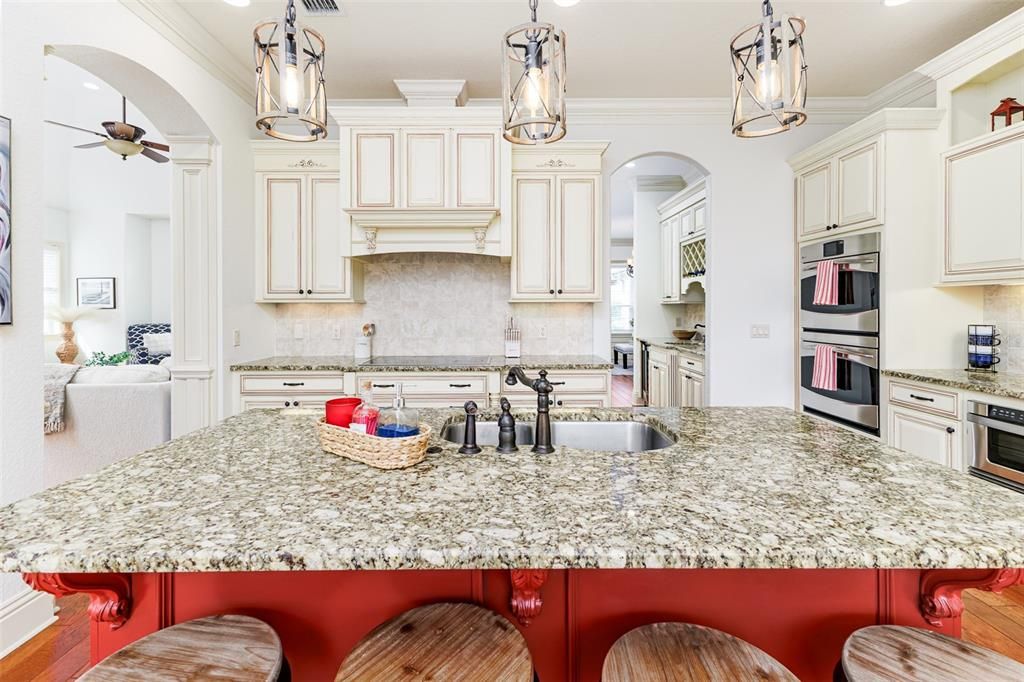 For Sale: $1,099,900 (5 beds, 5 baths, 3890 Square Feet)