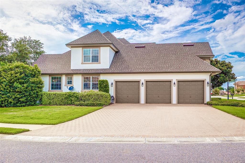 For Sale: $1,099,900 (5 beds, 5 baths, 3890 Square Feet)