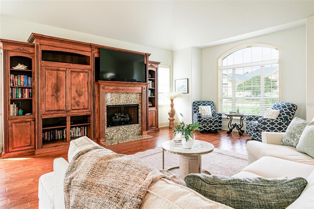 For Sale: $1,099,900 (5 beds, 5 baths, 3890 Square Feet)