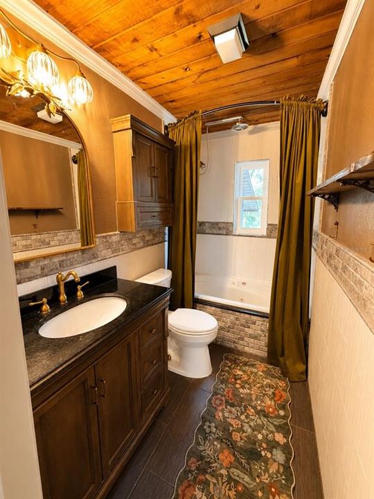 For Sale: $450,000 (3 beds, 3 baths, 2064 Square Feet)