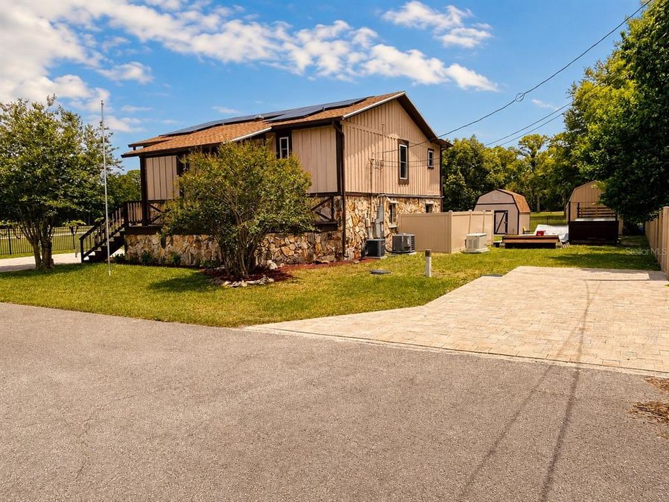 For Sale: $450,000 (3 beds, 3 baths, 2064 Square Feet)