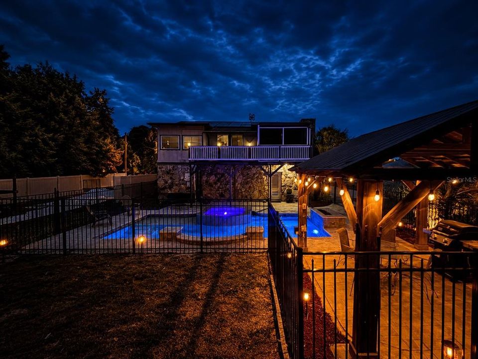 For Sale: $450,000 (3 beds, 3 baths, 2064 Square Feet)