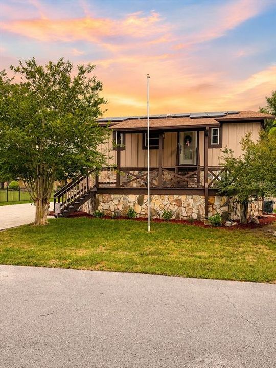 For Sale: $450,000 (3 beds, 3 baths, 2064 Square Feet)