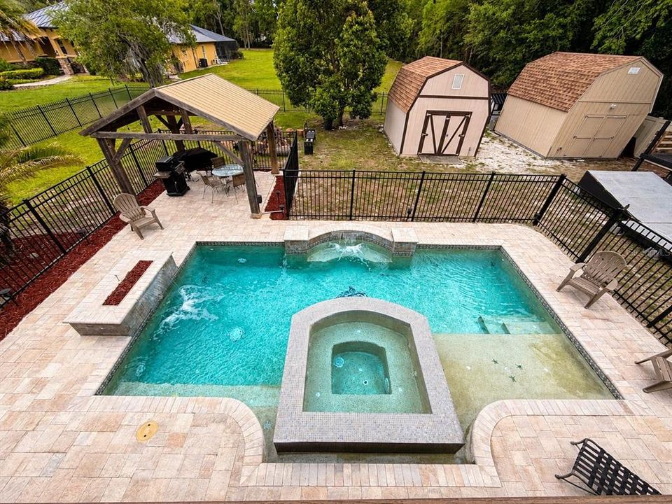 For Sale: $450,000 (3 beds, 3 baths, 2064 Square Feet)