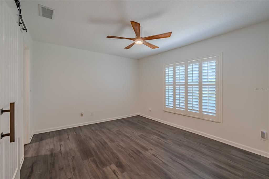 For Sale: $275,000 (2 beds, 2 baths, 1487 Square Feet)