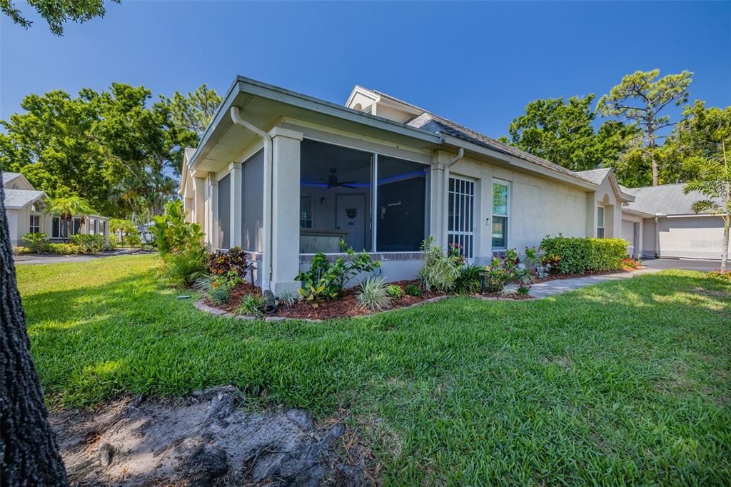 For Sale: $275,000 (2 beds, 2 baths, 1487 Square Feet)