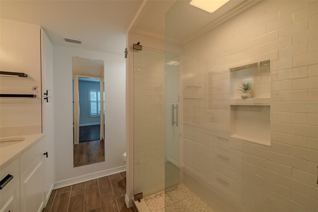 For Sale: $275,000 (2 beds, 2 baths, 1487 Square Feet)
