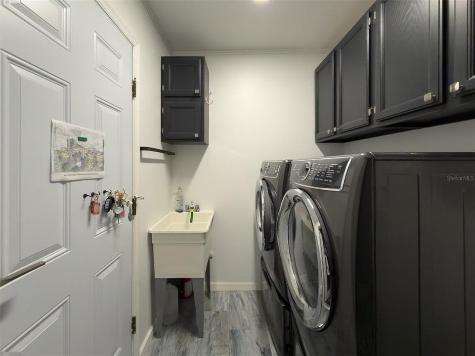 For Sale: $275,000 (2 beds, 2 baths, 1487 Square Feet)