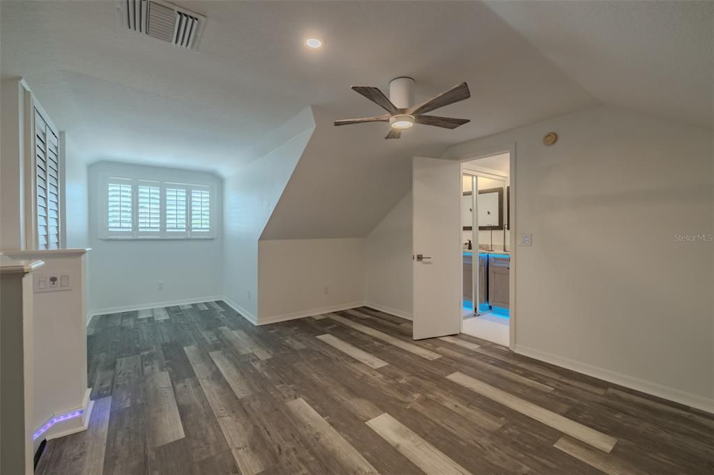 For Sale: $275,000 (2 beds, 2 baths, 1487 Square Feet)
