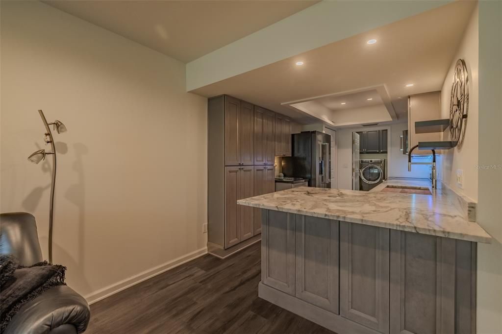 For Sale: $275,000 (2 beds, 2 baths, 1487 Square Feet)