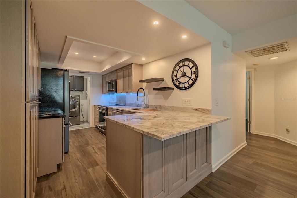 For Sale: $275,000 (2 beds, 2 baths, 1487 Square Feet)