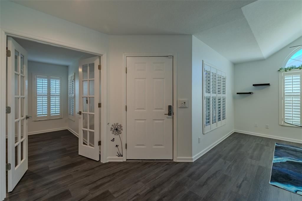 For Sale: $275,000 (2 beds, 2 baths, 1487 Square Feet)