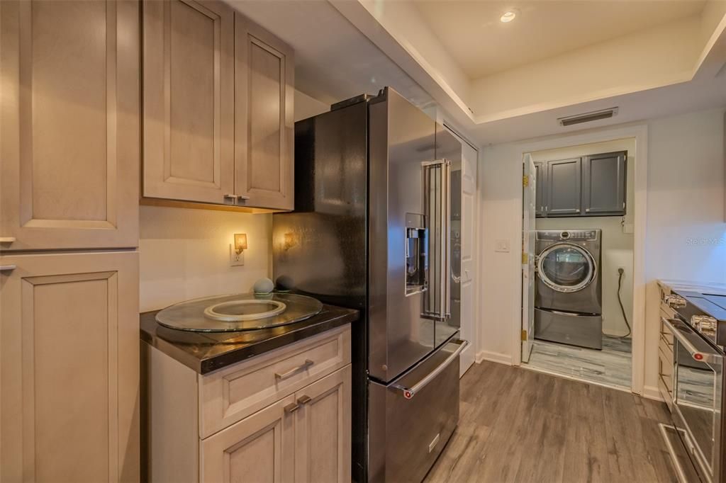 For Sale: $275,000 (2 beds, 2 baths, 1487 Square Feet)