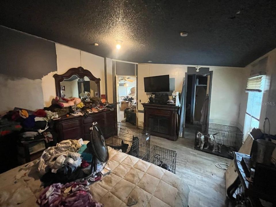 For Sale: $130,000 (4 beds, 2 baths, 1508 Square Feet)