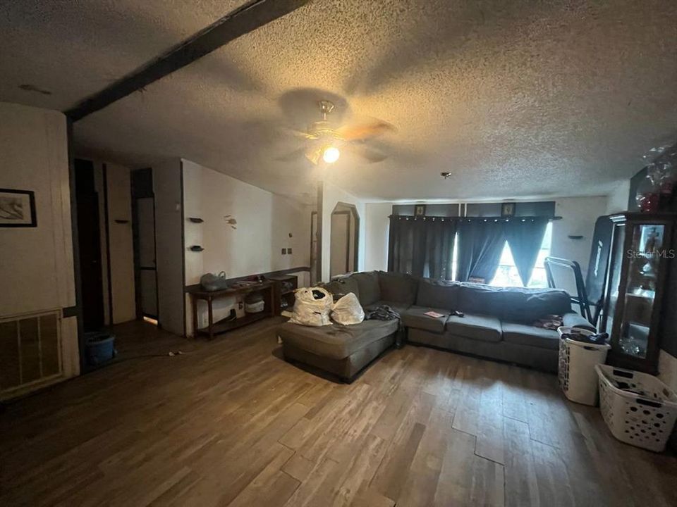 For Sale: $130,000 (4 beds, 2 baths, 1508 Square Feet)