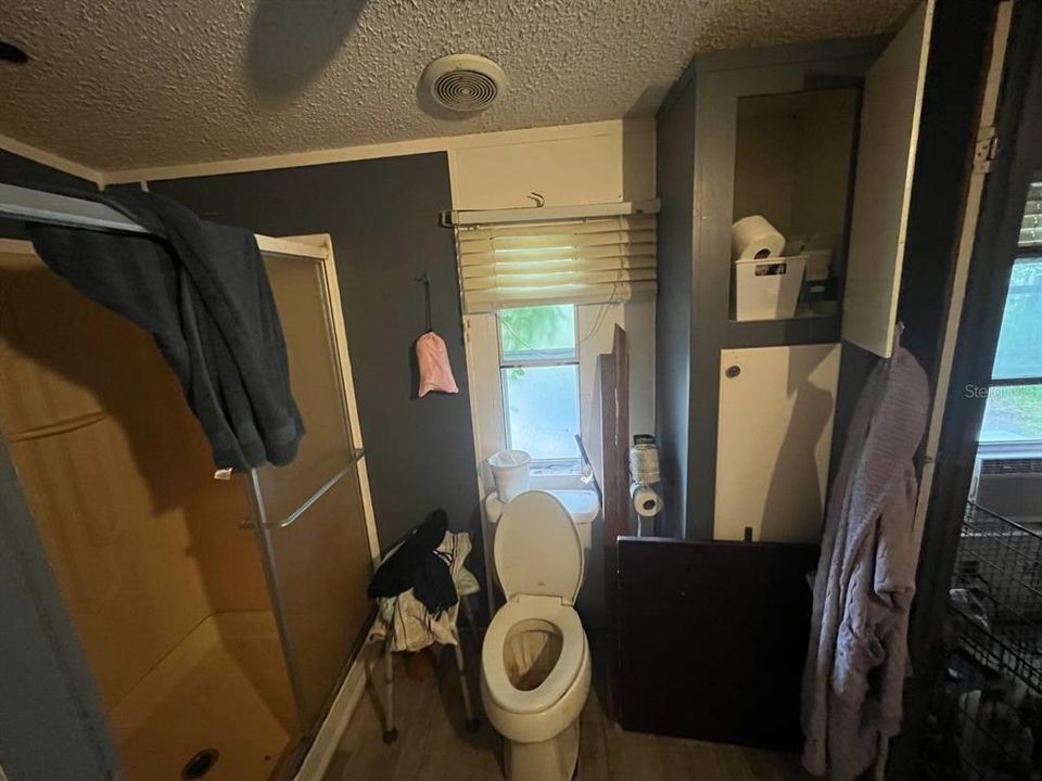 For Sale: $130,000 (4 beds, 2 baths, 1508 Square Feet)