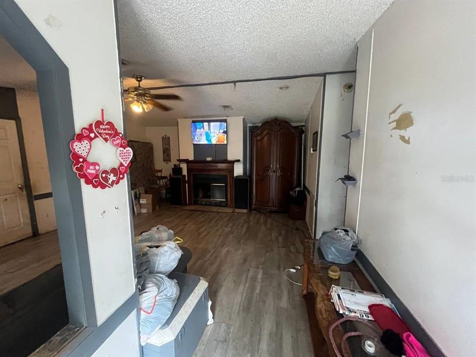 For Sale: $130,000 (4 beds, 2 baths, 1508 Square Feet)