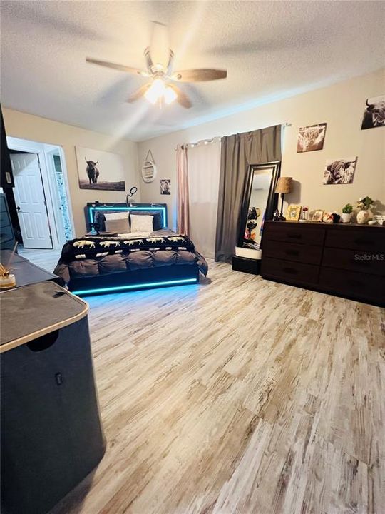 For Sale: $424,999 (4 beds, 2 baths, 2511 Square Feet)