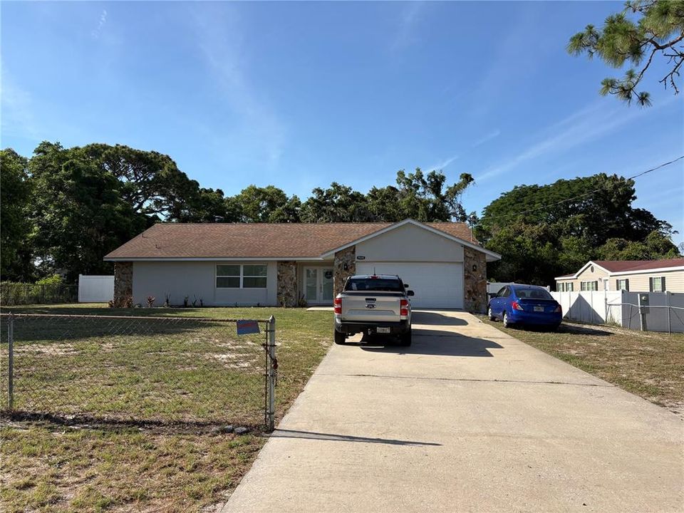 For Sale: $424,999 (4 beds, 2 baths, 2511 Square Feet)