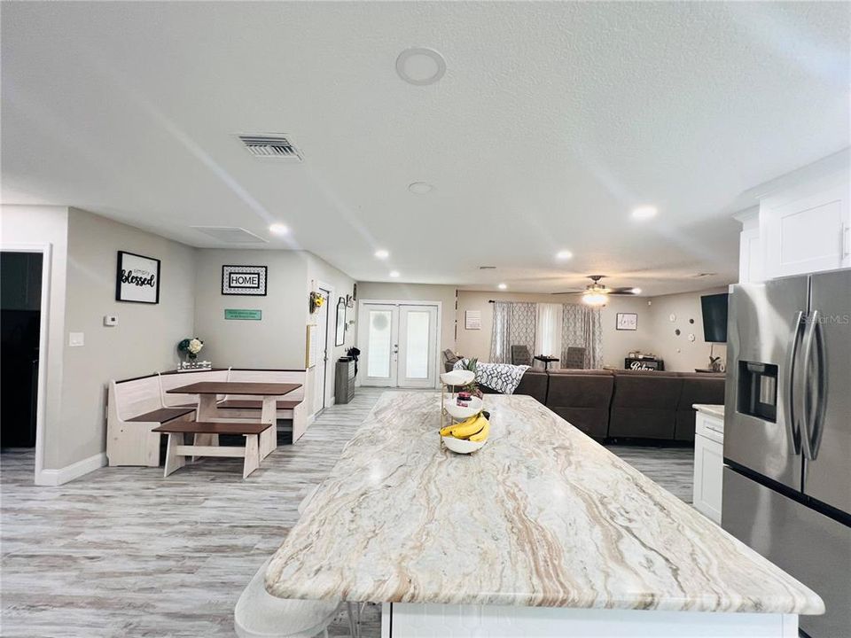For Sale: $424,999 (4 beds, 2 baths, 2511 Square Feet)