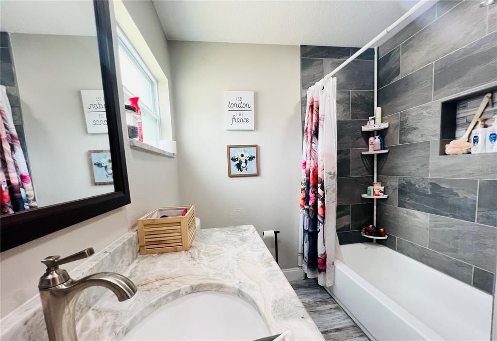For Sale: $424,999 (4 beds, 2 baths, 2511 Square Feet)
