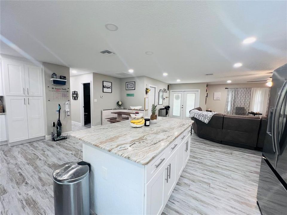 For Sale: $424,999 (4 beds, 2 baths, 2511 Square Feet)