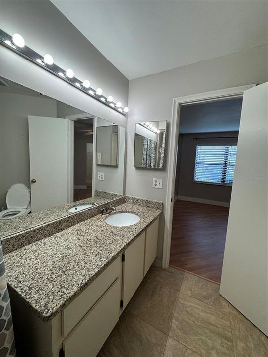 For Rent: $1,600 (2 beds, 2 baths, 820 Square Feet)