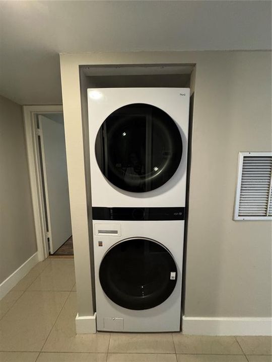 For Rent: $1,600 (2 beds, 2 baths, 820 Square Feet)
