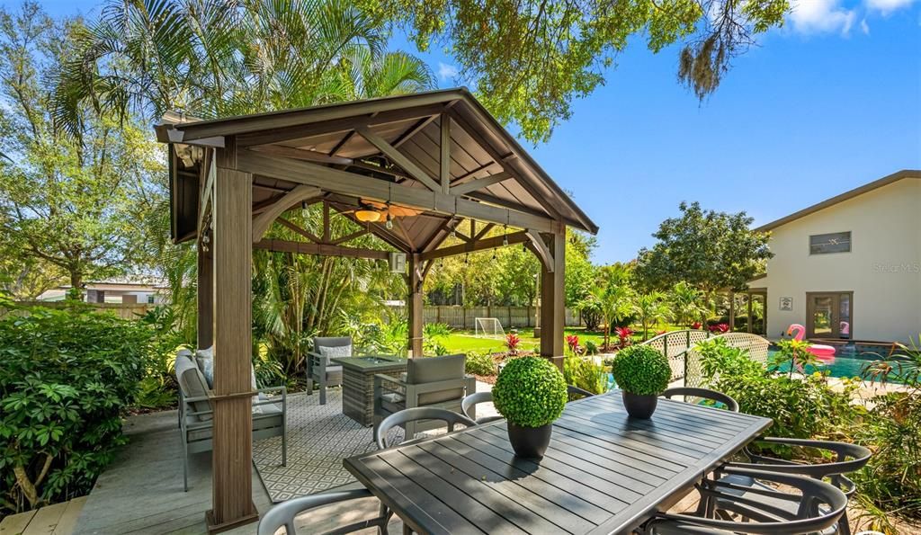 For Sale: $1,550,000 (6 beds, 3 baths, 2506 Square Feet)