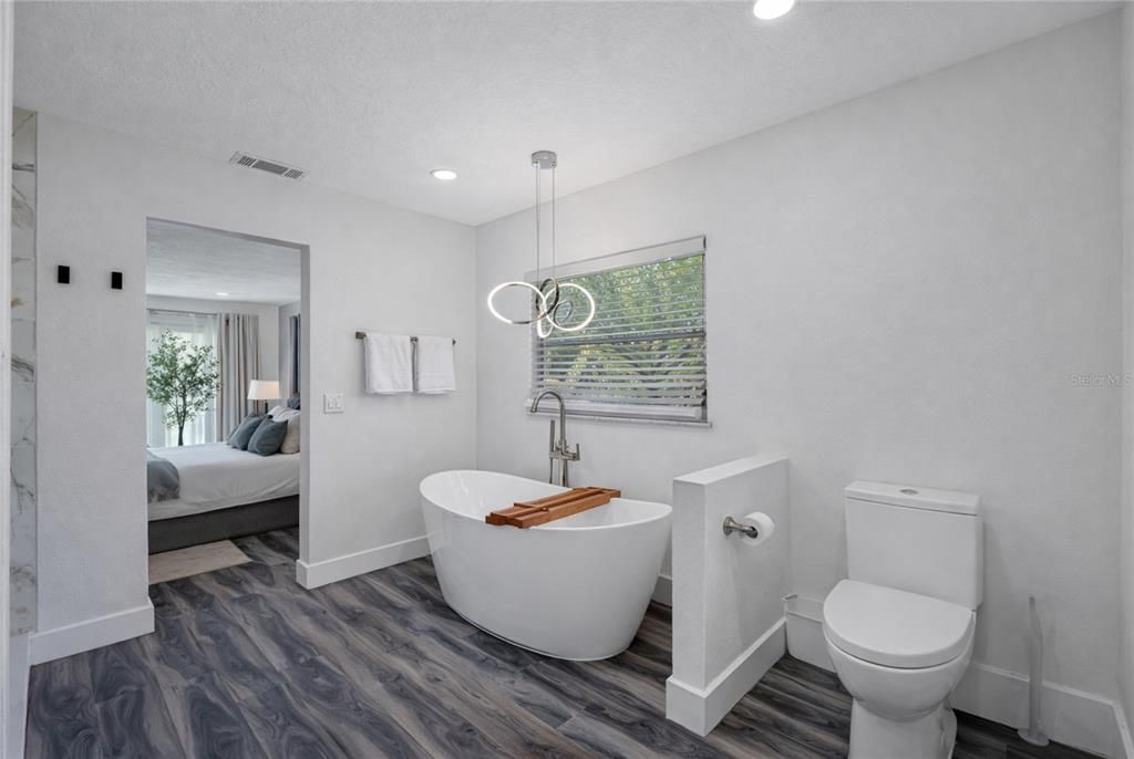For Sale: $1,550,000 (6 beds, 3 baths, 2506 Square Feet)