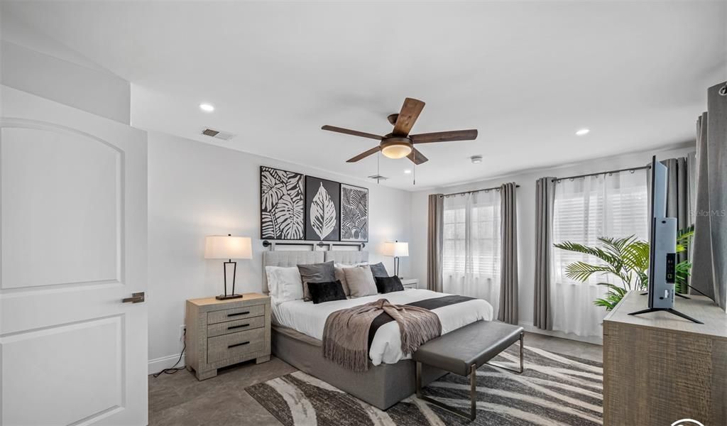 For Sale: $1,550,000 (6 beds, 3 baths, 2506 Square Feet)